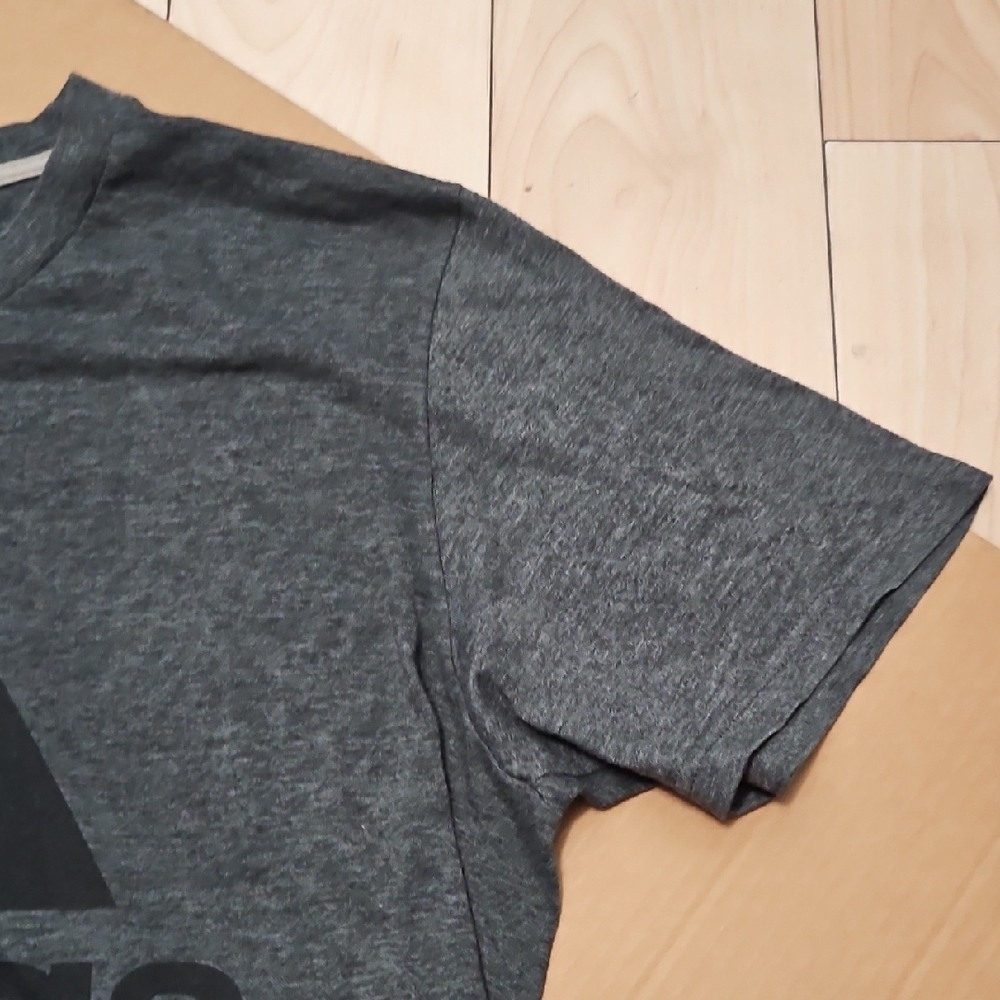 Adidas Gray and Black Short Sleeve Tee - Picture 4 of 7